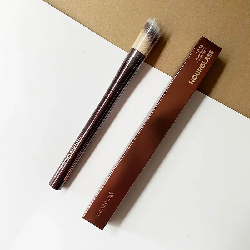 Angled Blush Brush No.15 - Contour Makeup Brush with Synthetic Hair & Metal Handle