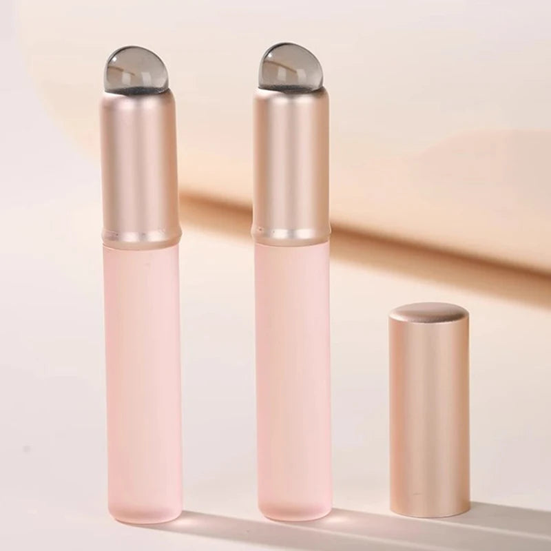 Silicone Lip Brush - Reusable Soft Makeup Applicator for Lipstick & Eyeshadow