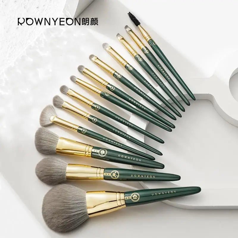 Professional Makeup Brush Kit - Custom Cosmetic Brush Set for Beauty Artists