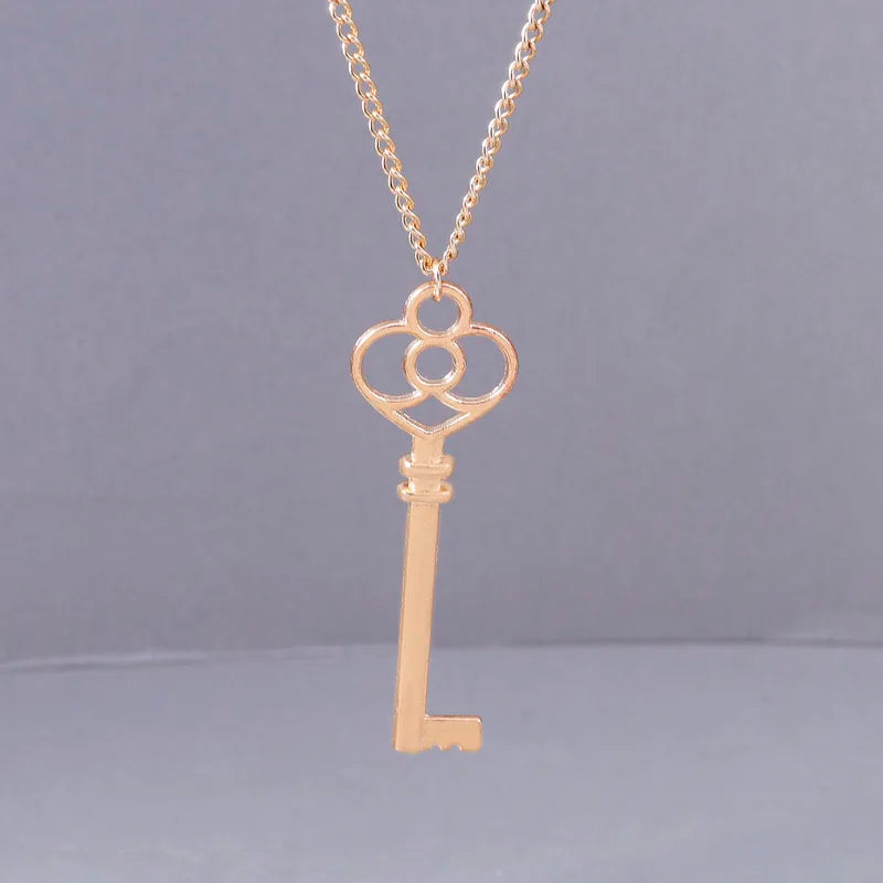 Steampunk Lock Key Pendant Necklace - Retro Gothic Punk Jewelry for Men & Women