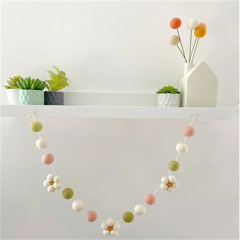 Bohemian Felt Daisy Wreath - Handmade Wool Ball Garland for Home & Nursery Decor