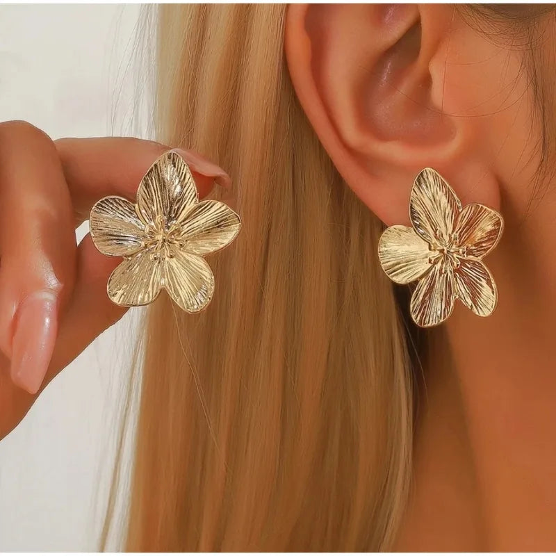 Hypoallergenic Vintage Flower Stud Earrings 18k Gold Plated Stainless Steel Women