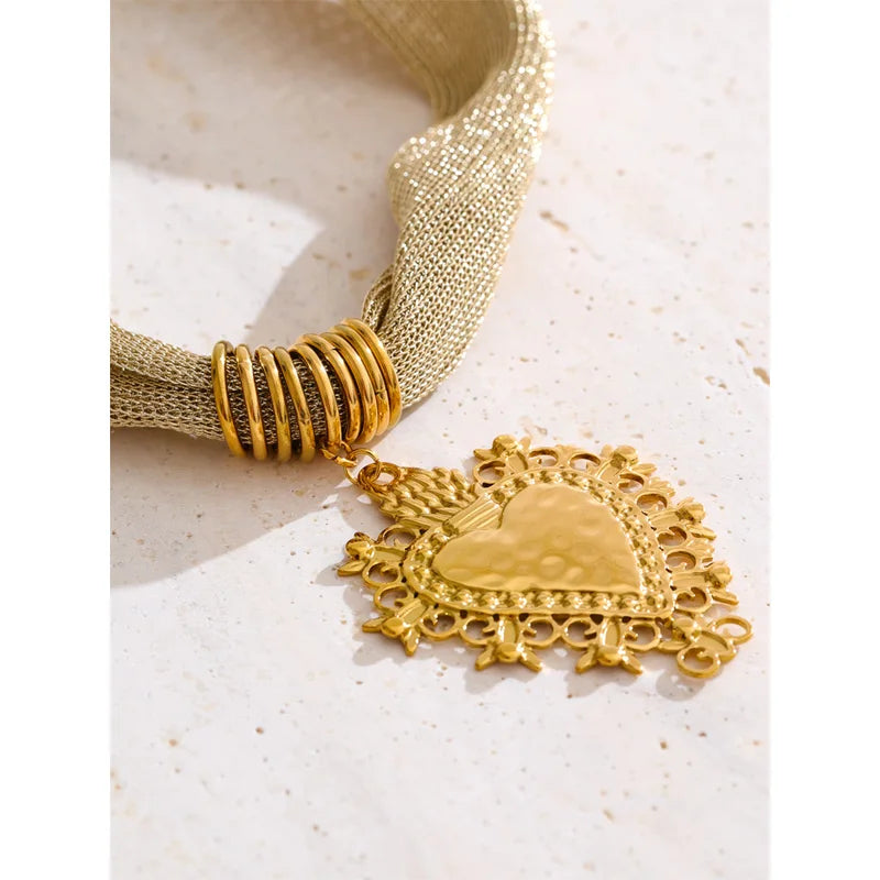 Heart Pendant Necklace for Women - Polyester Chain Jewelry Autumn Winter 2025
