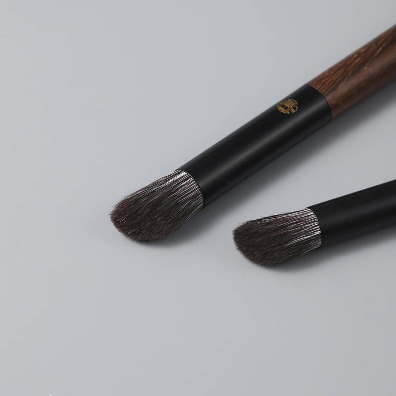 Professional Makeup Brush with Blue Fox Hair - Blending & Contouring Eye Shadow Brush