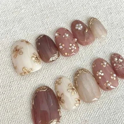 10pcs Short Oval Nails Coffee Pink White Press-On Nails with Gold Foil Flowers