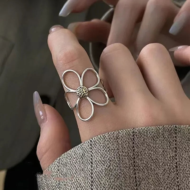 Simple Daisy Flower Ring for Women - Personalized Daily Jewelry Gift