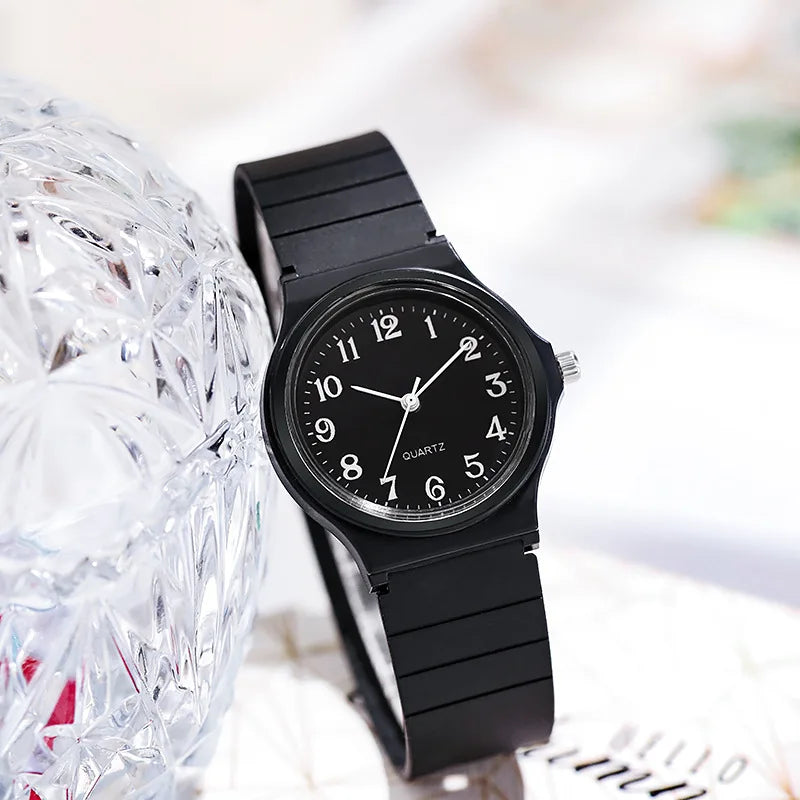 Children's Quartz Watch with Silent Movement, Small Dial, Kids Wristwatch
