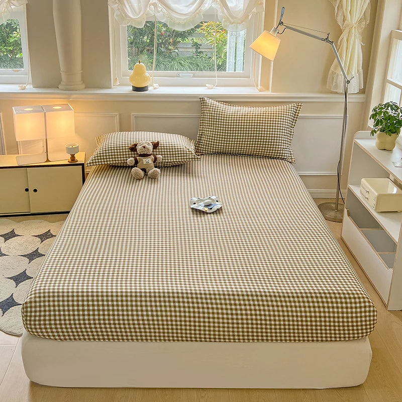 Plaid Style Fitted Bed Sheet - Skin-Friendly, Elastic Bed Cover for Kids & Teens