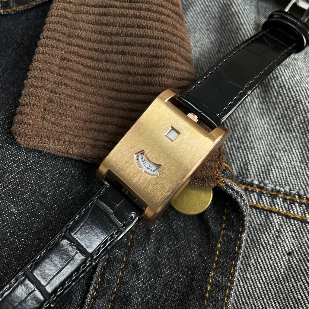 Men's Retro Gold Quartz Watch - Light Luxury Fashion Timepiece with Trendy Design