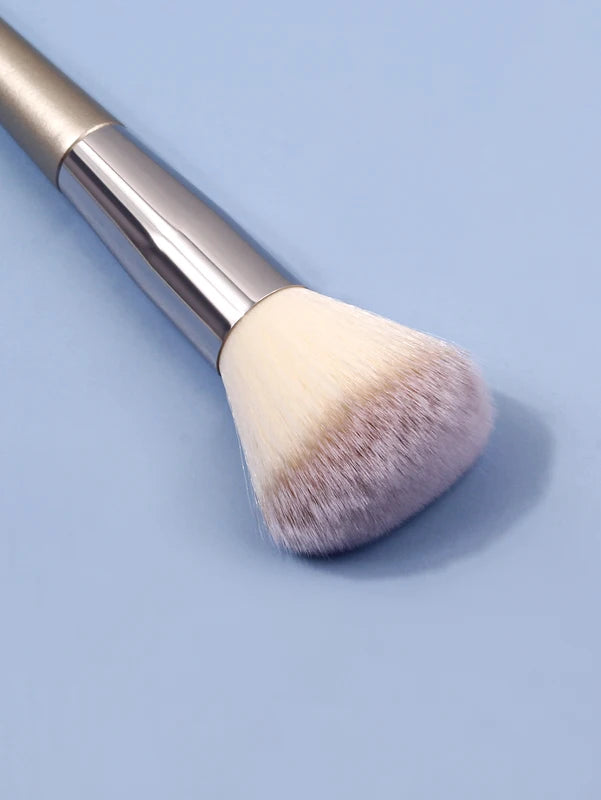Large Soft Powder Brush with Wooden Handle for Blush & Makeup
