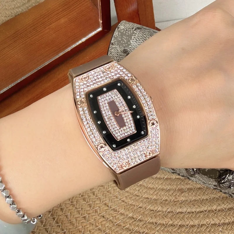 Fashion Women Crystal Tonneau Silicone Quartz Watch for Ladies and Students