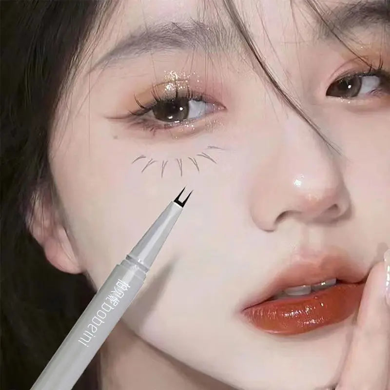 Double-Claw Eyeliner Pen Waterproof Smudge-Proof Liquid Eyeliner for Upper & Lower Lashes