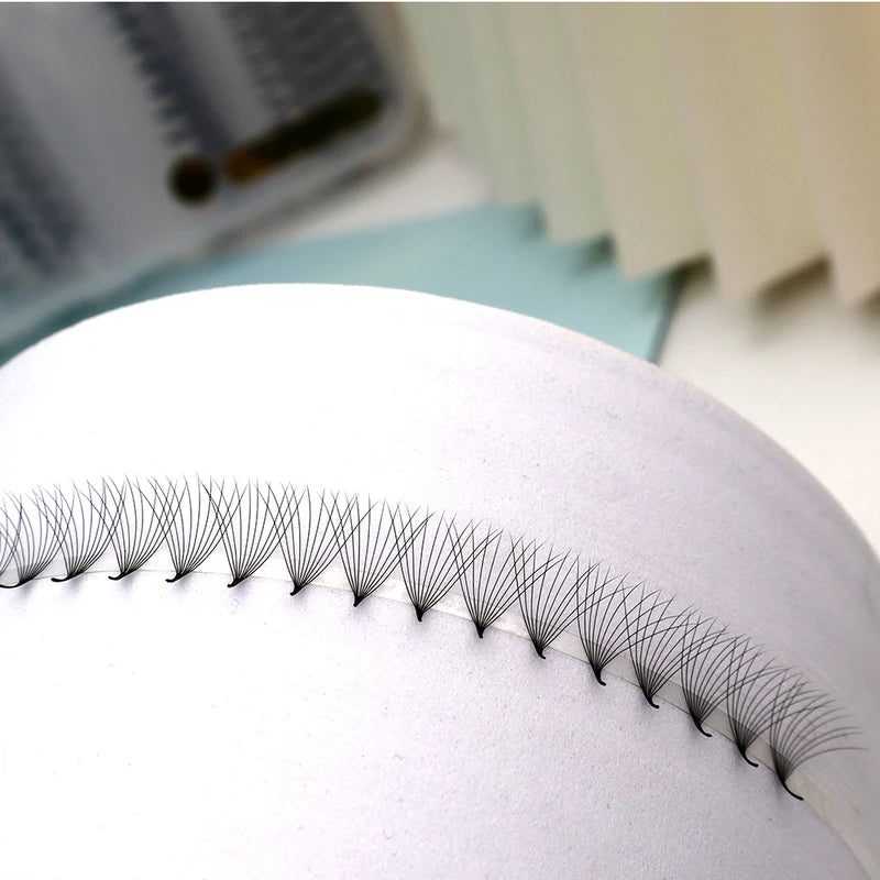 Premade Eyelash Fans 3D 1600 Fans XXL Tray Hybrid Lash Extensions - Multiple Sizes & Curl