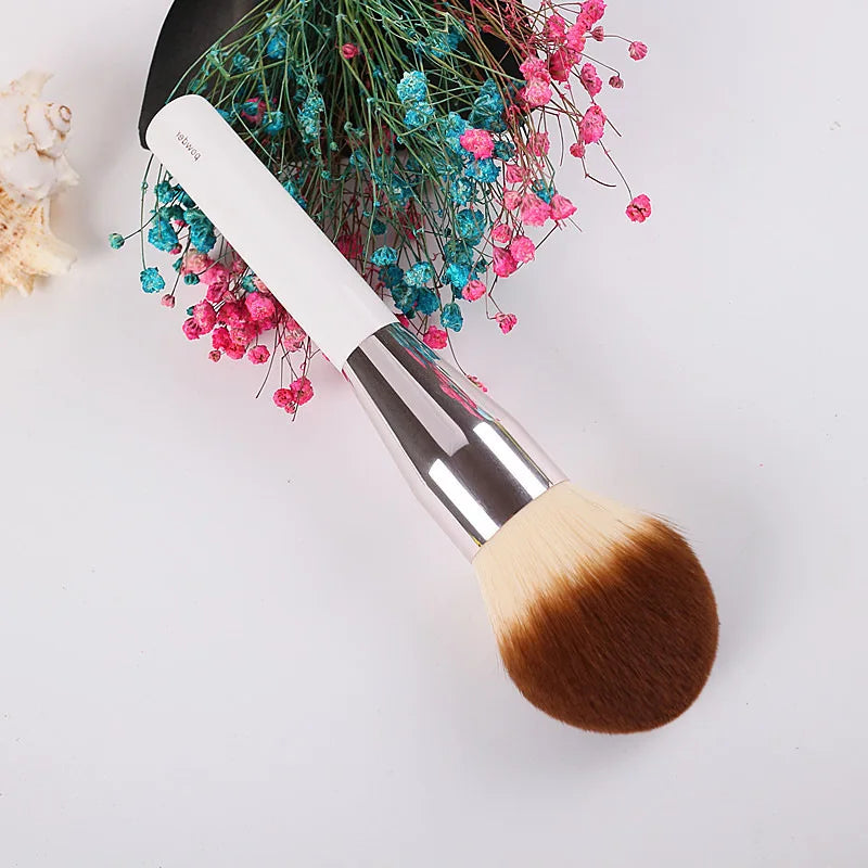 Large Loose Powder Brush for Makeup, Contour & Blush - Soft Hair Cosmetic Tool