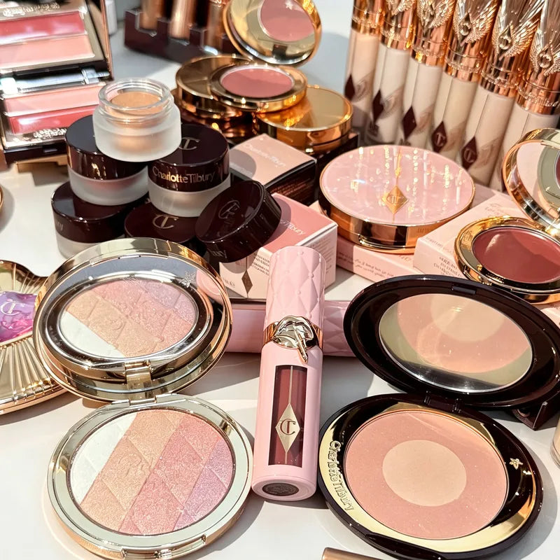 Moisturizing Volumizing Lip Gloss with Heart-Shaped Eyeshadow & Lipstick Set