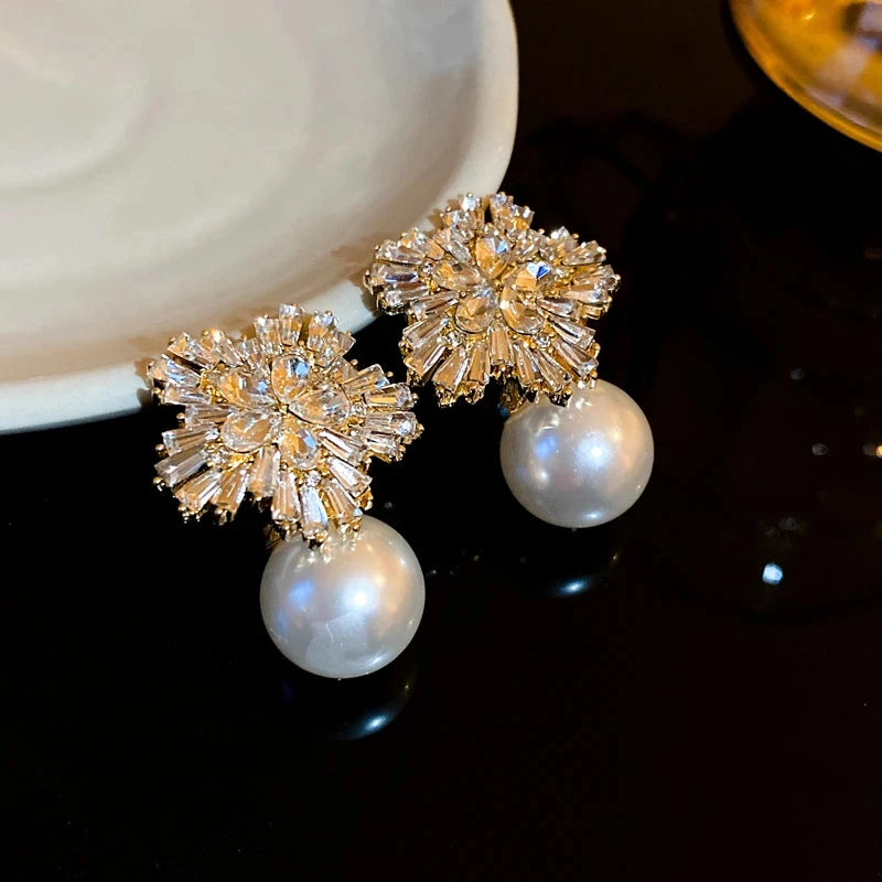 Light Luxury Imitation Pearl Earrings Women Jewelry Zircon Snowflake Studs for Party Wedding