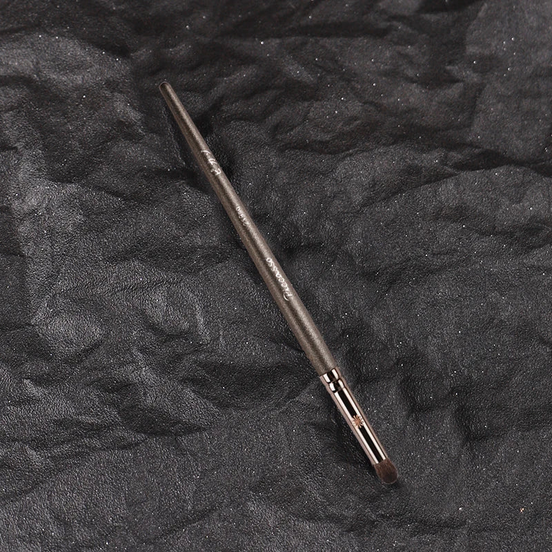 Piccasso Grey Makeup Brush - Eyeshadow Smudge Brush, Soft Wool, Solid Wood, Professional Face & Eye Makeup Tool
