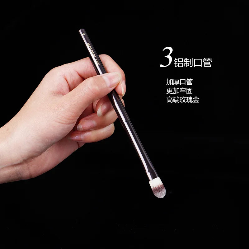 Professional Makeup Concealer Brush with Metal Handle - Eyeshadow & Nose Detail Tool