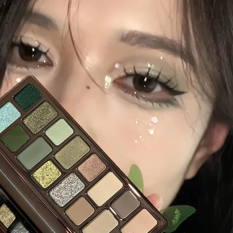 16 Color Waterproof Glitter Eyeshadow Palette - Sparkling Diamond Finish