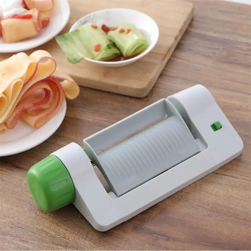 Plastic Apple Pear Slicer Kitchen Fruit & Vegetable Cutter Multifunctional Tool