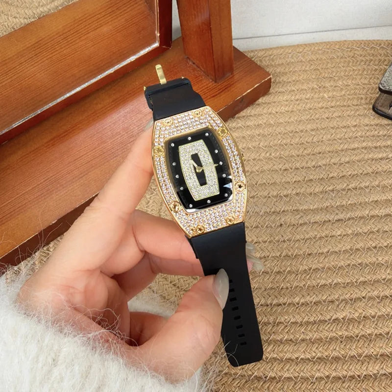 Fashion Women Crystal Tonneau Silicone Quartz Watch for Ladies and Students