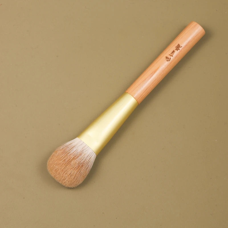 Vintage Snow Fox Hair Makeup Brush with Yakusugi Wood Handle - Flat Blush Brush