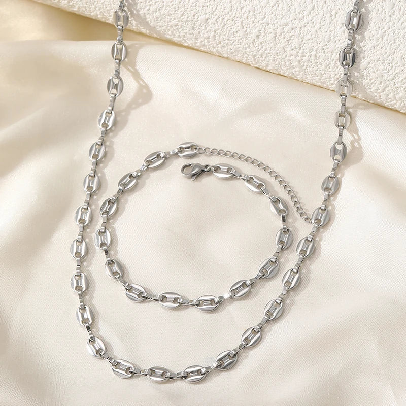 Cute Pig Nose Hollow Carving Jewelry Set for Women - Necklace & Bracelet