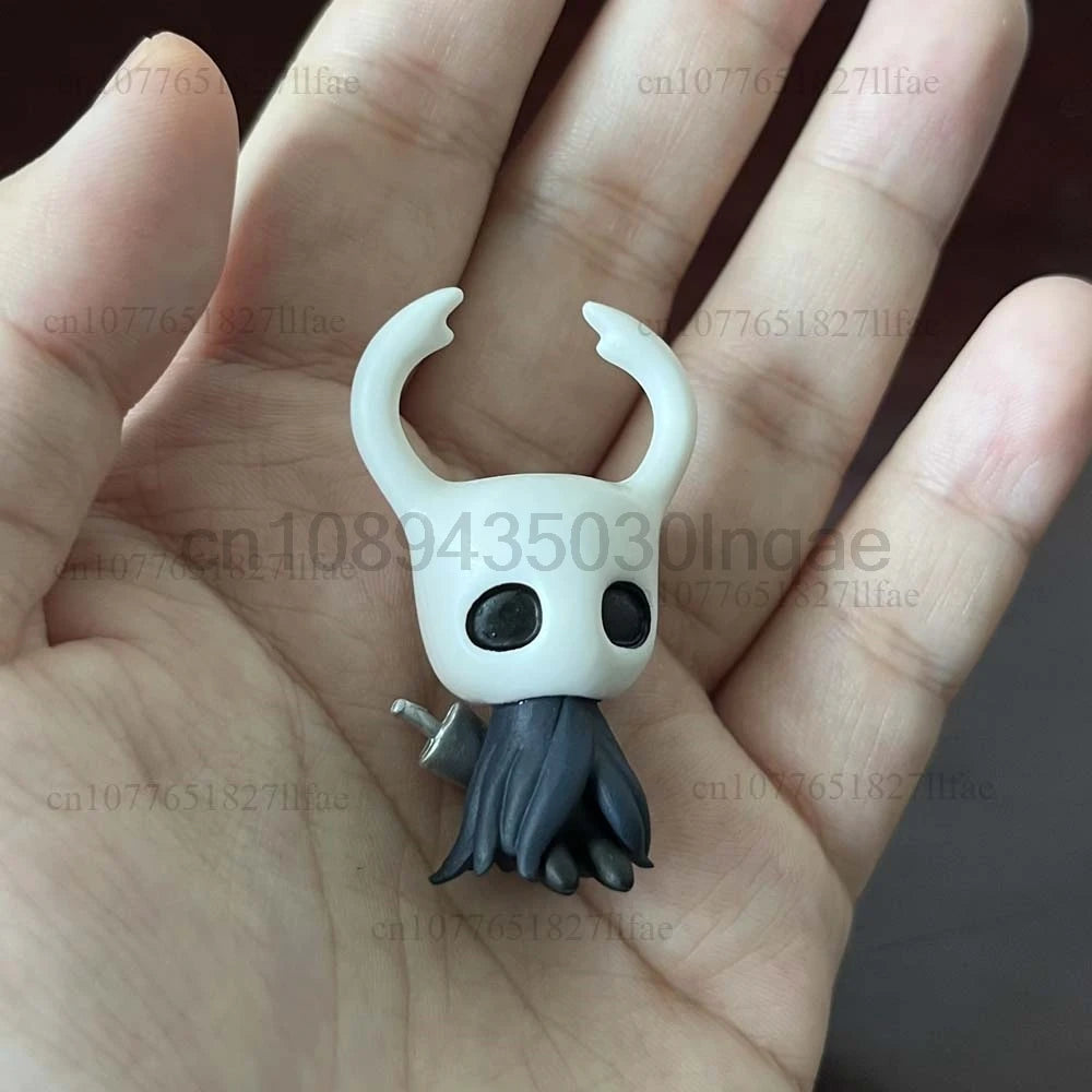 Mini Hollow Knight Knight Sitting Figurine - Cute Action Figure Model for Desk Decor