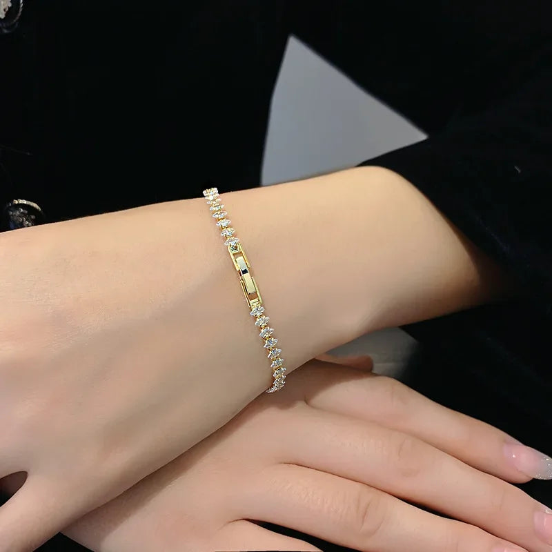 Geometric Crystal Chain Bracelet for Women – Trendy Rhinestone Charm Jewelry Gift