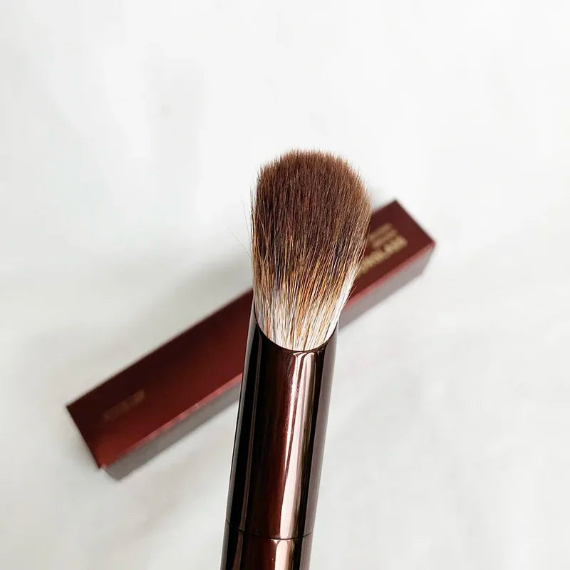 Diagonal Blush Brush for Face Powder & Contour - Natural Fox Hair