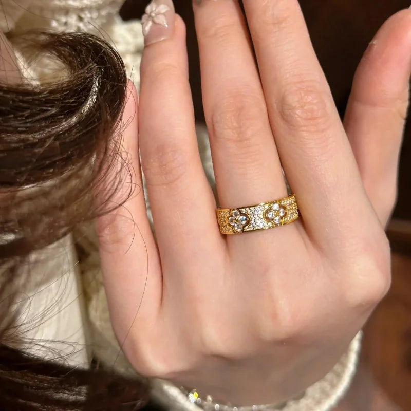 Fashion Adjustable Crystal Flower Ring for Women - Personalized Stainless Steel Jewelry