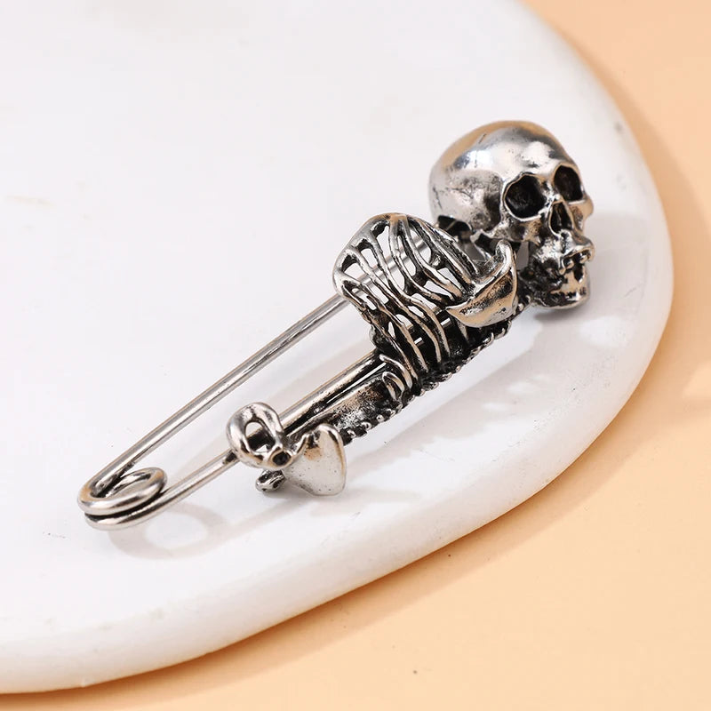 Vintage Halloween Skeleton Brooch Spooky Gothic Skull Pin for Clothing Accessories