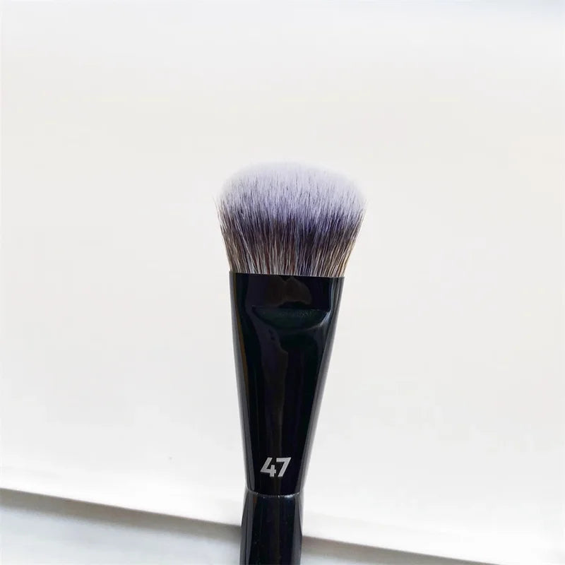 Angled Foundation Brush for Seamless Liquid & Cream Makeup - PRO Collection