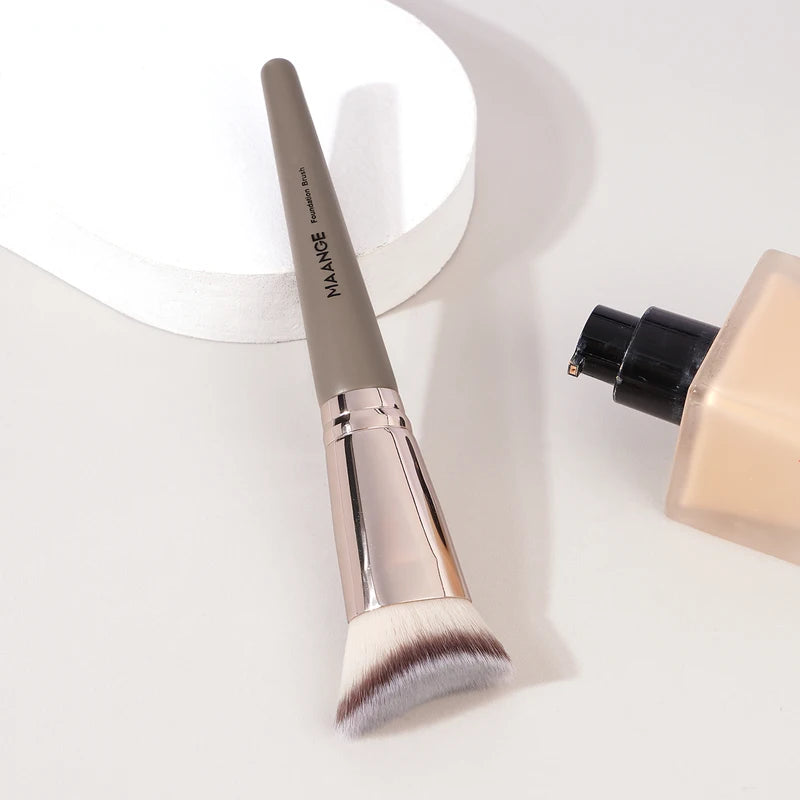 Contouring Brush - Premium Face Makeup Brush for Blush, Bronzer & Highlighter