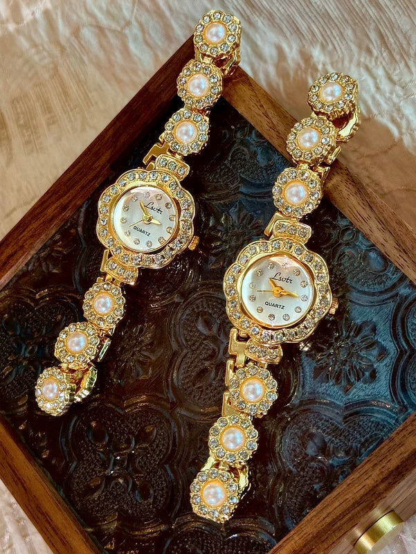 Elegant Women's Watch with Pearl Strap and Rhinestones - 30m Waterproof Round Quartz