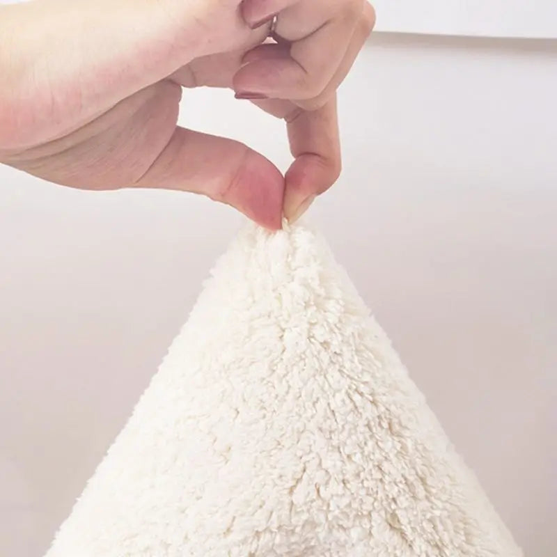 Kids Bedroom Rug Heart Plush Play Mat - Round Fluffy Nursery Carpet for Children