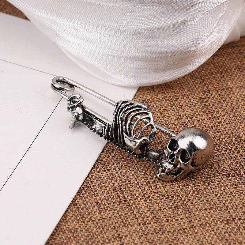 Vintage Halloween Skeleton Brooch Spooky Gothic Skull Pin for Clothing Accessories
