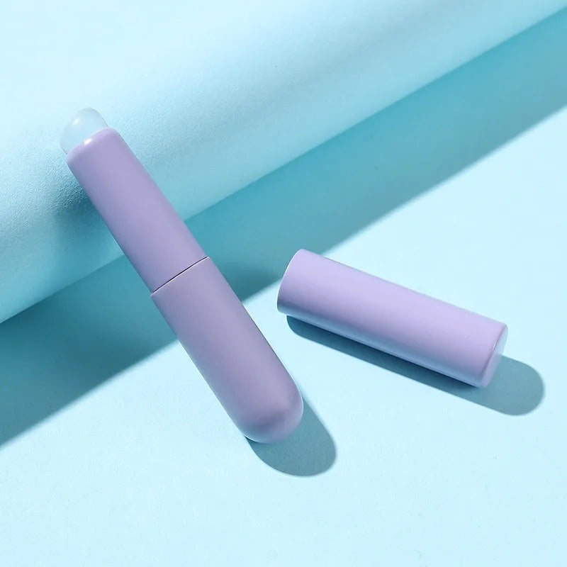 Silicone Lip Brush with Protective Cap - Oval Head for Lipstick & Concealer
