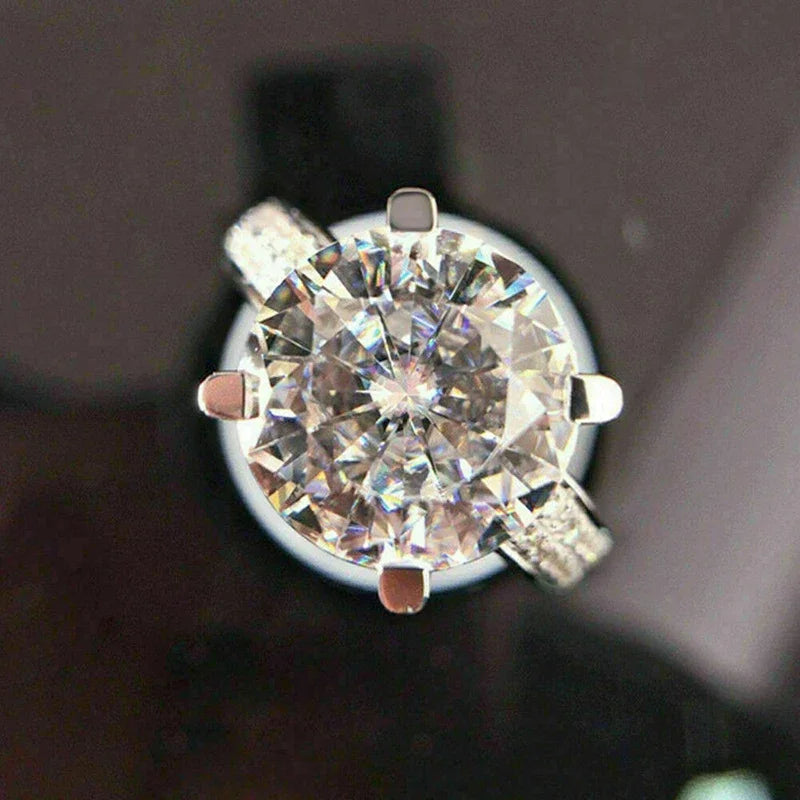 Classic Engagement Ring for Women Cubic Zirconia Proposal Jewelry with Multiple Sizes