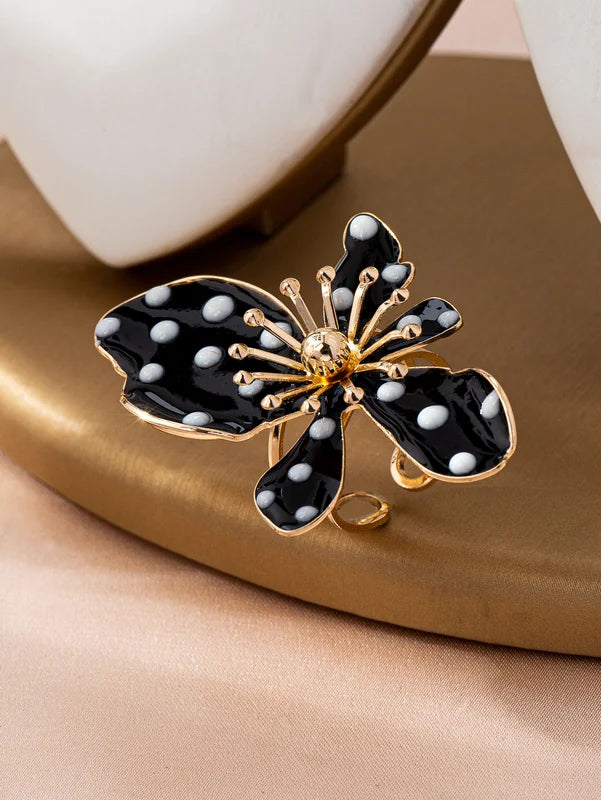 Women's Flower Ring with Black and White Polka Dots - Light Luxury Jewelry