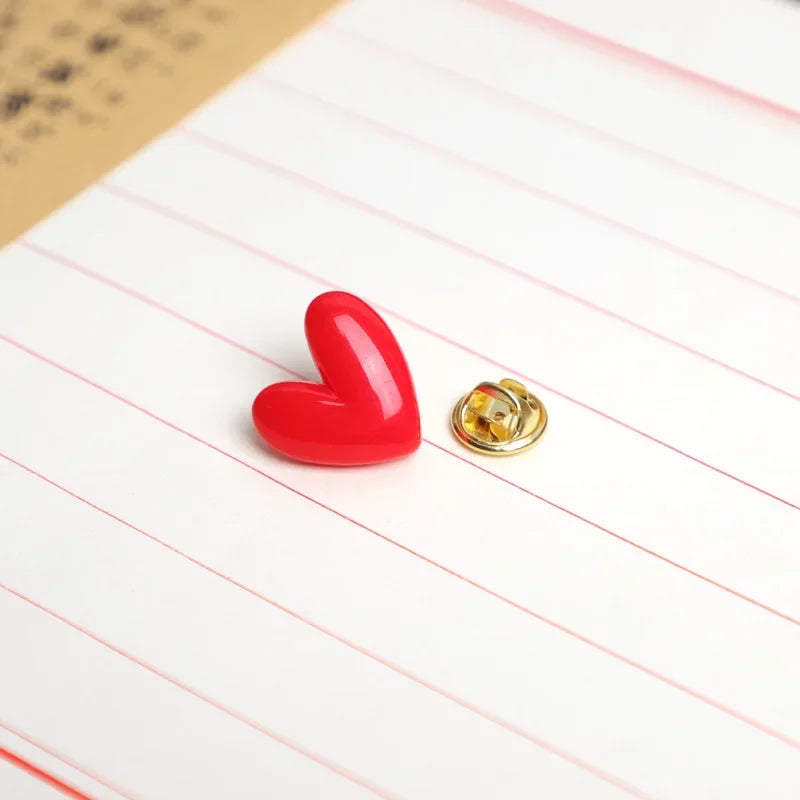 Cute Red Heart Brooches Romantic Love Resin Pins Decorative Jewelry Gift for Clothes & Bags