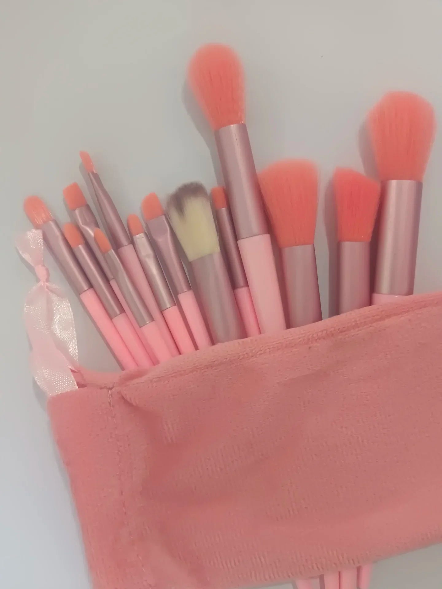 13-Piece Makeup Brush Set with Eye Shadow and Foundation Brushes – Soft Cosmetic Tools for Women
