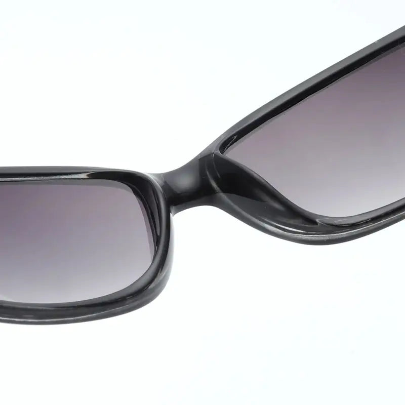 Retro Square Small Frame Sunglasses for Women Summer Vacation Beach Style
