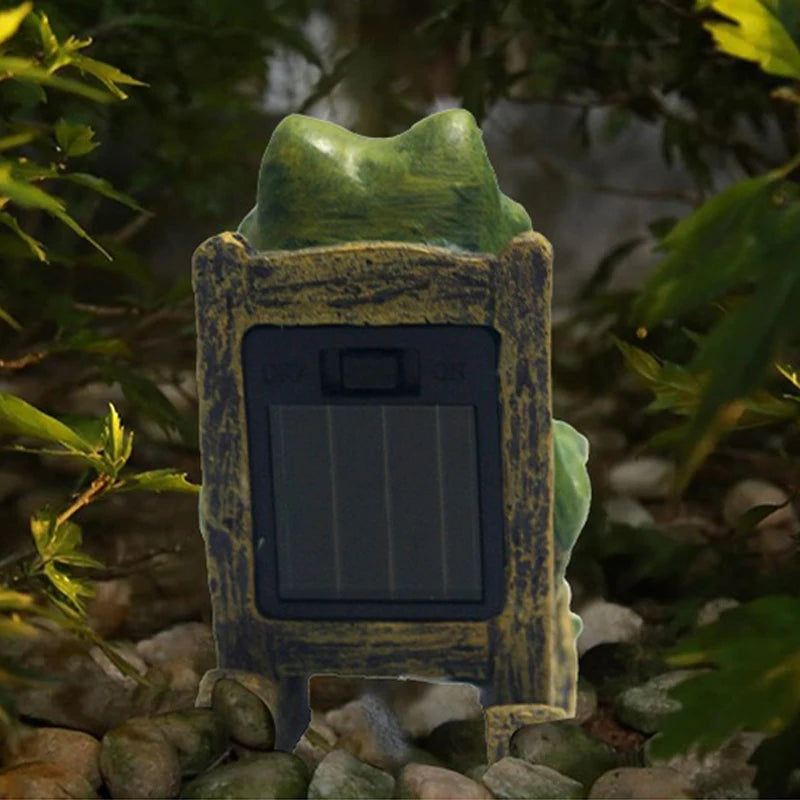 Outdoor Waterproof Frog Solar Garden Light - Resin Ground Lamp for Courtyards & Parks