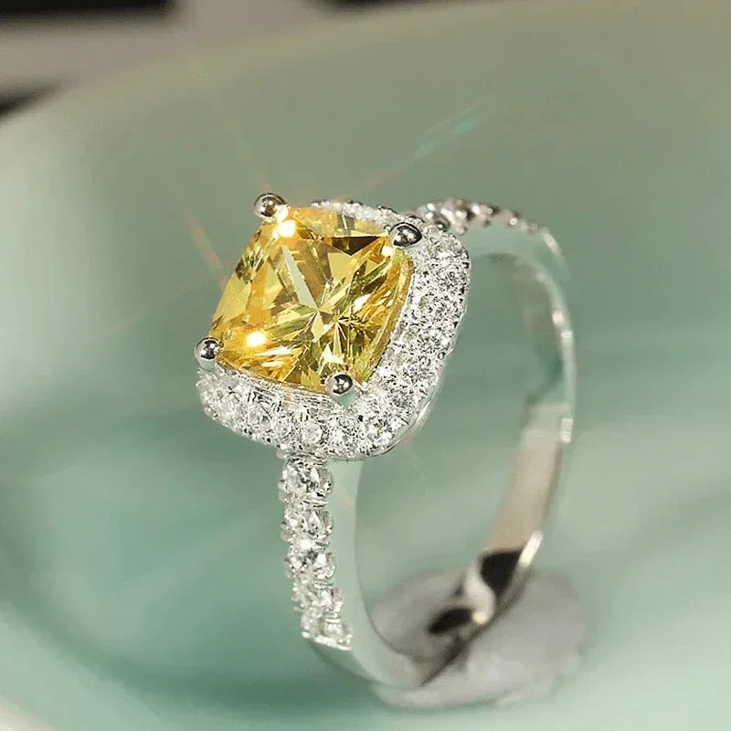 Elegant Cubic Zirconia Women’s Ring - Luxury Wedding Anniversary Jewelry
