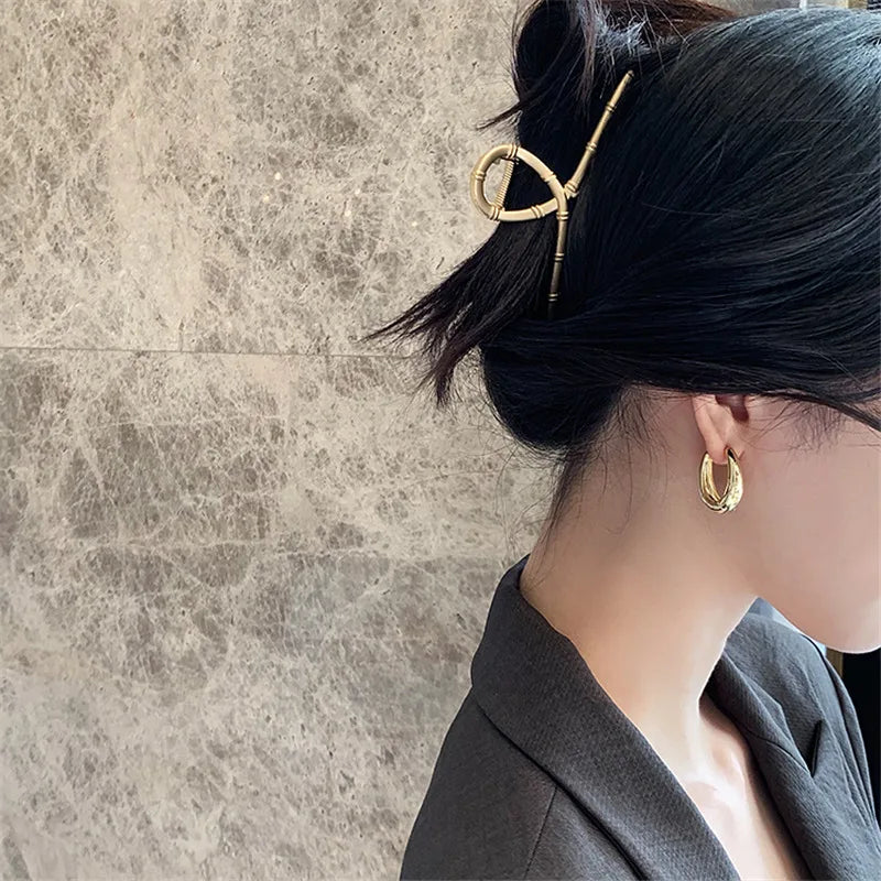 Fashion Metal Drop Earrings for Women Vintage Hoop Jewelry Trend 2024