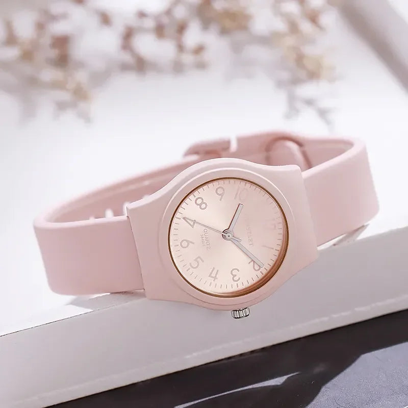 Silicone Strap Quartz Watch for Women Casual Fashion Ladies Wristwatch