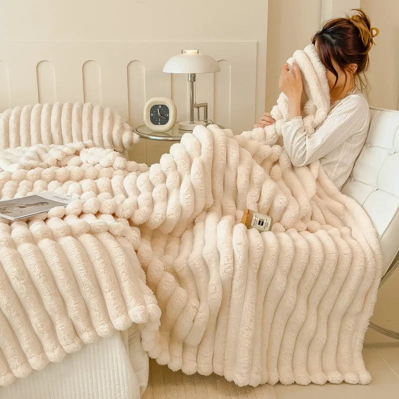 Luxurious Faux Rabbit Fur Blanket - Soft, Warm Throw for Couch, Bed & Travel