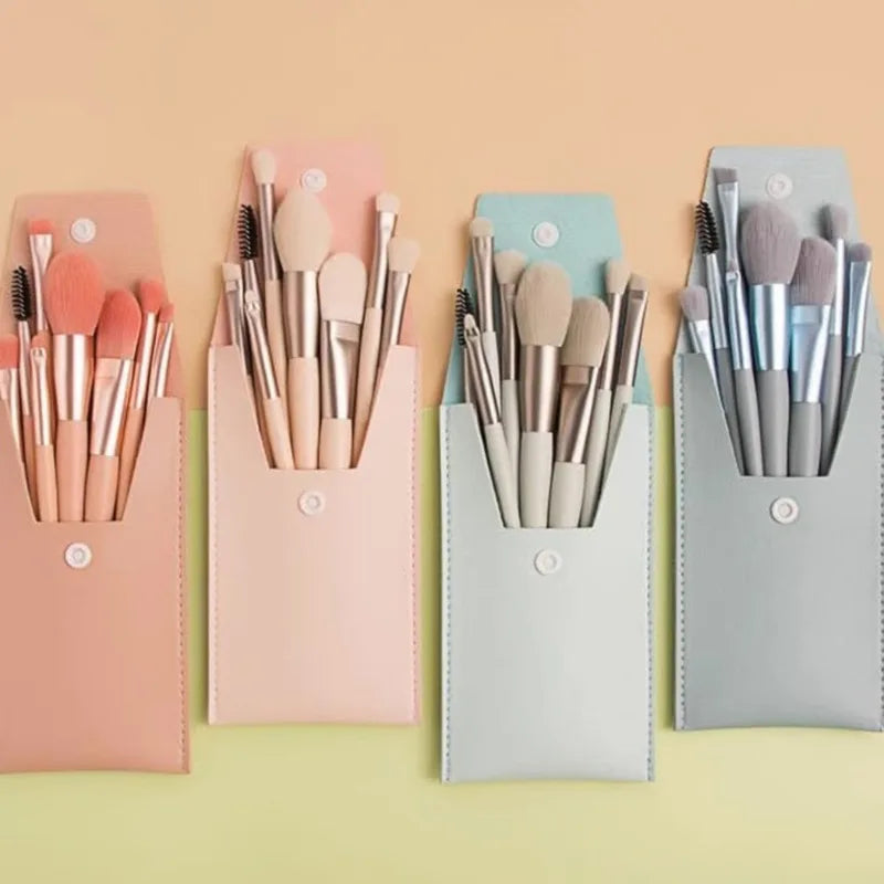 Set of 8 Makeup Brushes with Bag - Soft Synthetic Bristle Cosmetic Tools
