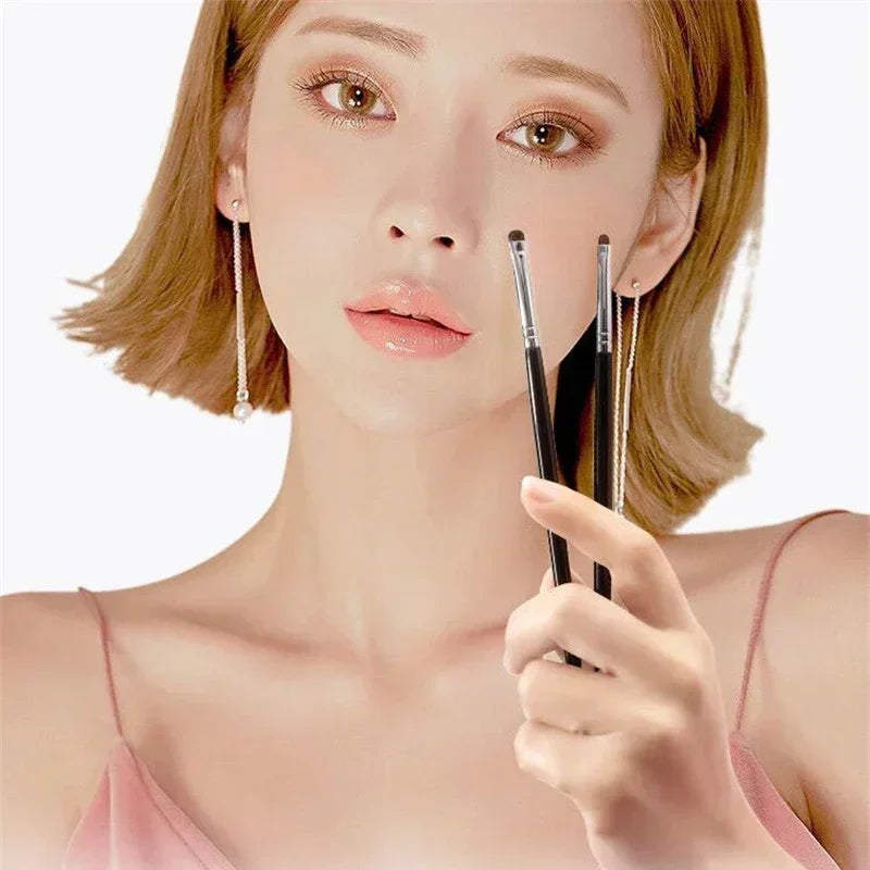 Small Angle Eyeshadow Brush Set - Precise Detail Makeup Tools for Eyelid Highlighting